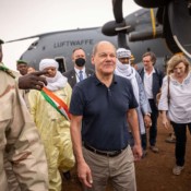 German Chancellor Olaf Scholz arrives to visit the Bundeswehr soldiers stationed in Niger to train Nigerian soldiers. German Chancellor Olaf Scholz arrives to visit the Bundeswehr soldiers stationed in Niger to train Nigerian soldiers.